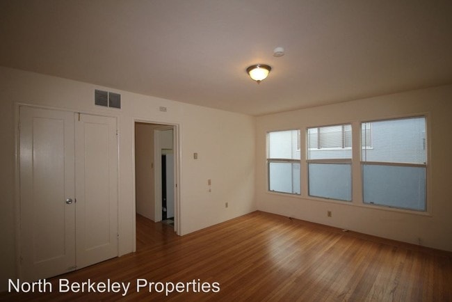 Foto del edificio - 2040-2042 Hearst Ave
