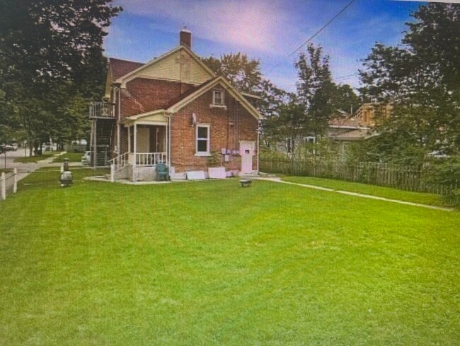 Fenced in Yard - 1604 10th St S