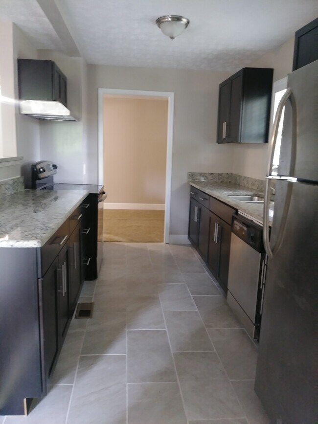 Building Photo - 3919 Rosedale Ln