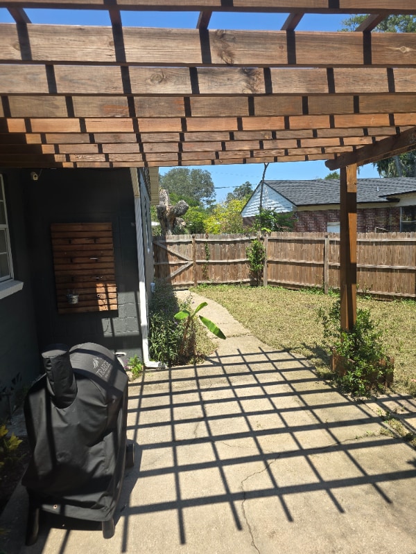 Building Photo - 933 Arlingwood Ave