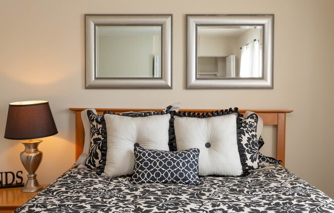 3BR, 1BA - 980 SF - Harbor Estates Townhomes