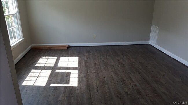 Building Photo - 1802 Cambridge Ct