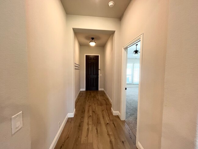 Building Photo - 3000 Golden Sunset Ct