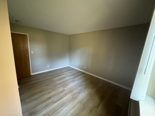 Building Photo - 1477 E Winslowe Dr