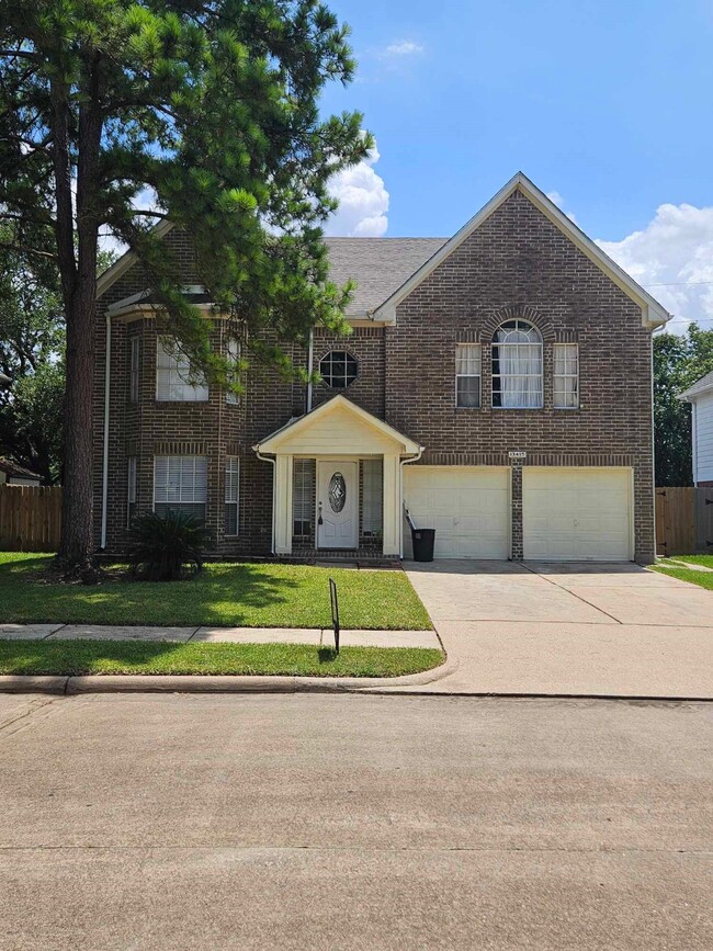 Building Photo - 13415 Lynnville Dr