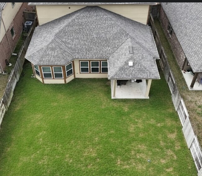 Building Photo - 10831 Sugar Pne Ln
