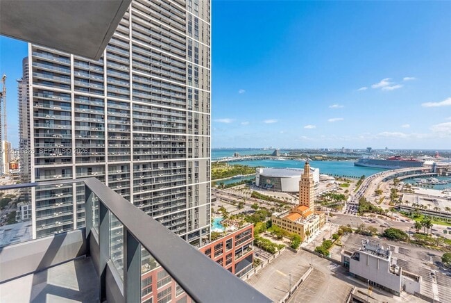 Foto del edificio - 121 NE 5th St