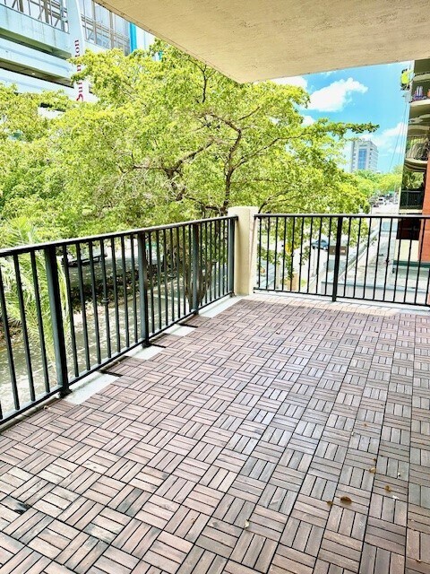 Building Photo - 3410 Coral Way