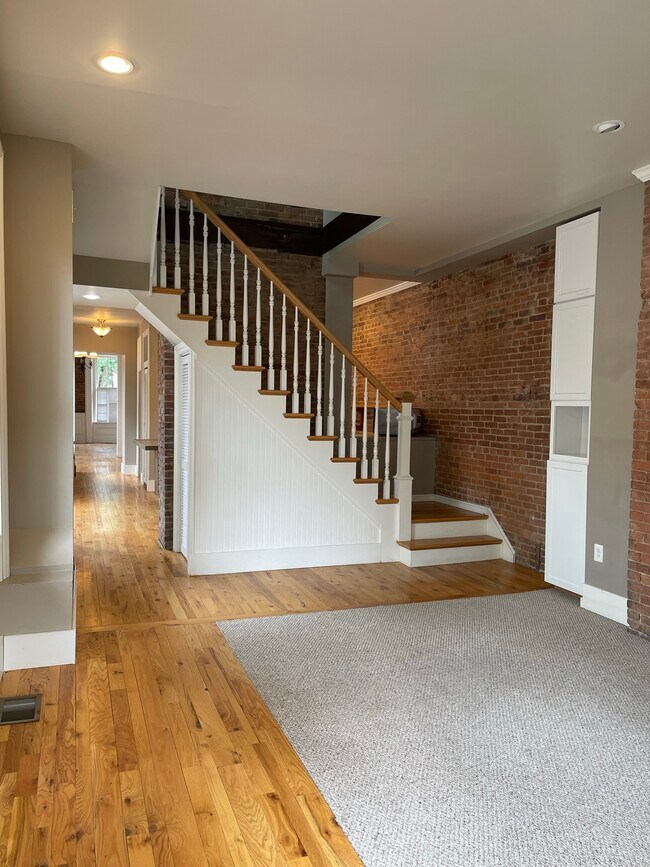Living Room - 1339 W North Ave