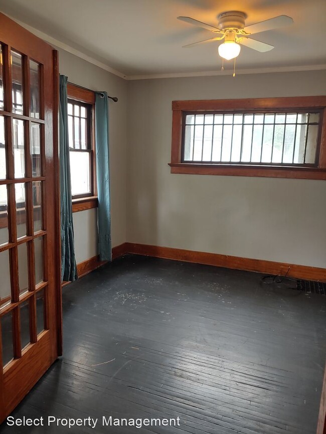 Building Photo - 3 br, 1 bath House - 2911 Broadway