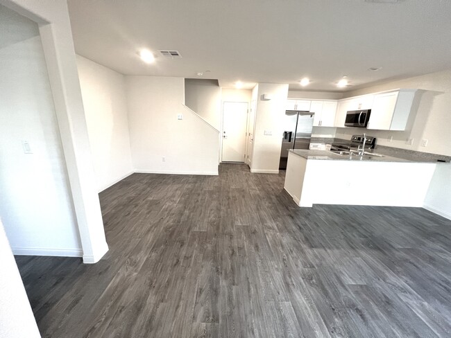 Dining room / Kitchen - 6807 Alpine White Ct