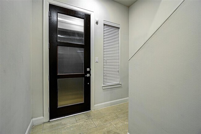 Foto del edificio - 2403 Jackson St