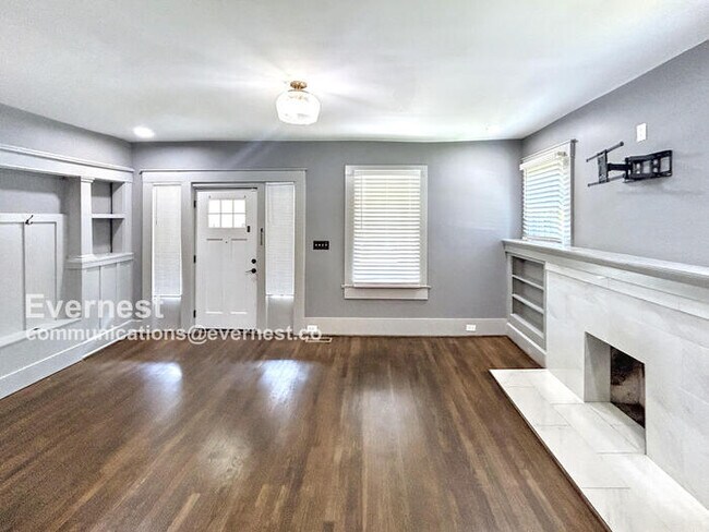 Foto del edificio - Spacious and Updated 4 Bedroom Home in Birmingham