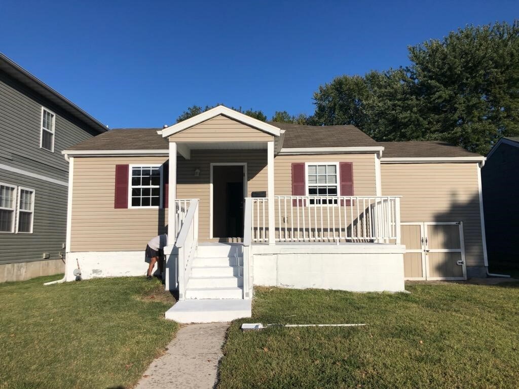 Primary Photo - 1140 S Florence Ave
