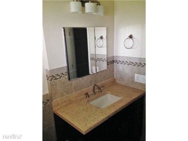 Building Photo - 5170 SW 40th Ave