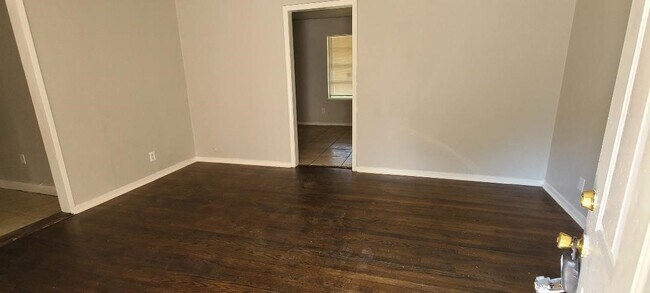 Building Photo - 5615 Simsdale St