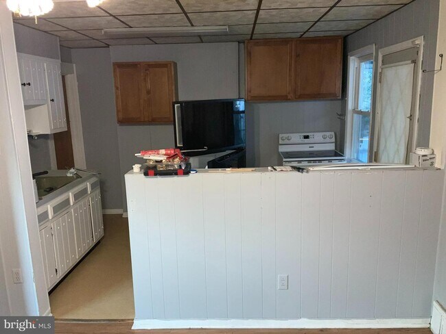 Building Photo - 119 W Bertsch St
