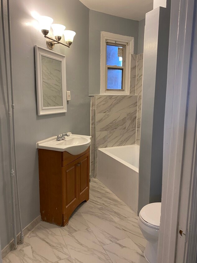 4100 W Forest Park Ave Unit 2, Baltimore, MD 21207 Apartments in