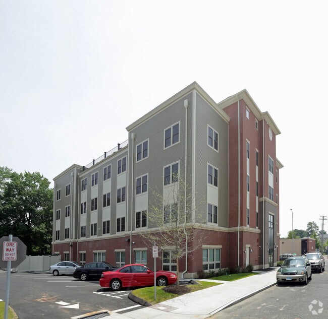 Gateway at 570 Apartments Bridgeport, CT