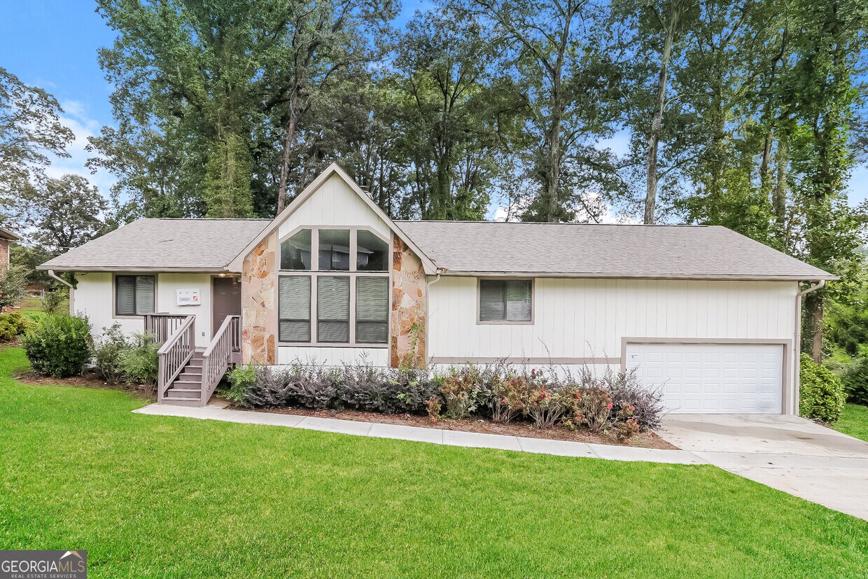 Foto principal - 3355 Luxembourg Cir