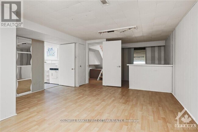Building Photo - 27 Hogan St
