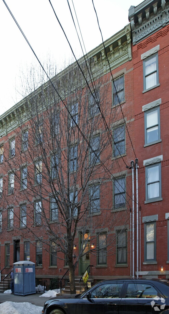 Building Photo - 231 3rd St