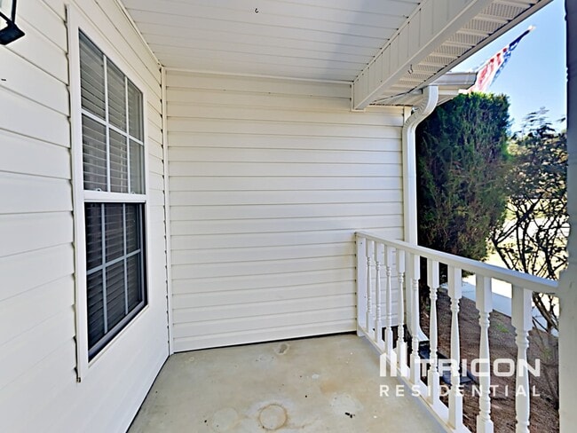 Foto del edificio - 2051 Meadowglen Ln