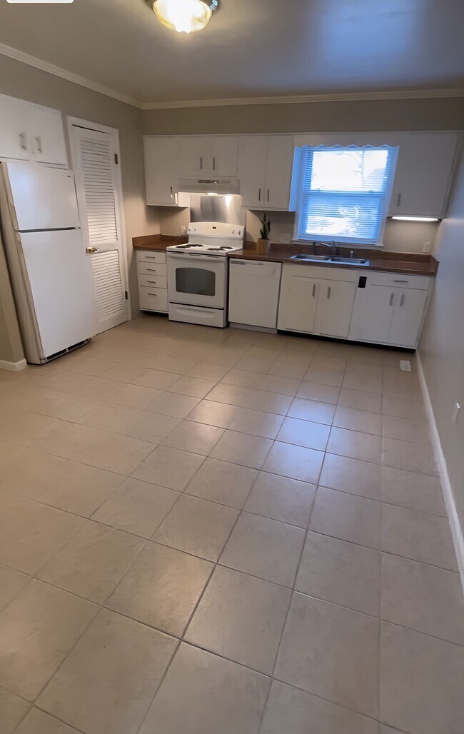 Foto del edificio - 219 Ridge Ln