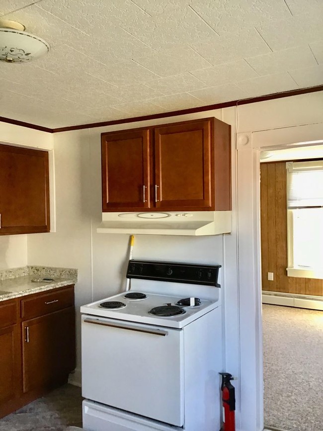 Building Photo - Updated Two Bedroom in Hampstead