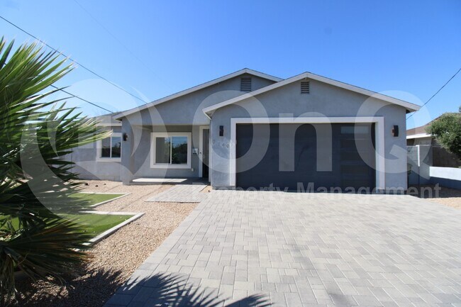 Foto del edificio - 2140 E Palm Ln
