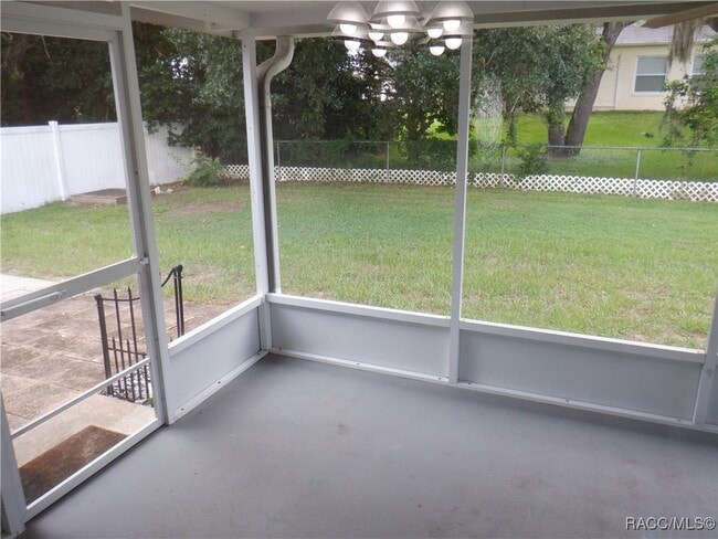 Building Photo - 621 Eden Dr