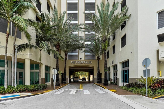 Foto del edificio - 9055 SW 73rd Ct
