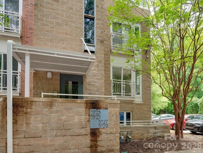 Foto del edificio - 3729 Picasso Court