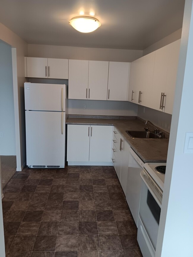 Building Photo - Highland Ridge