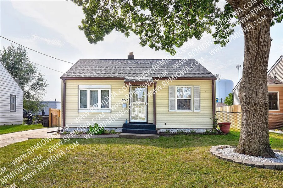 MERLE HAY NEIGHBORHOOD! 2 Bedrooms, 2 Bath... House Rental in Des