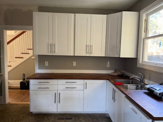 Building Photo - Large home for your organization