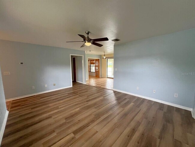 Building Photo - 7888 Shadow Run Dr