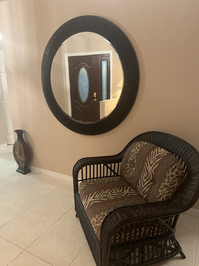 Building Photo - 922 Jackson Way