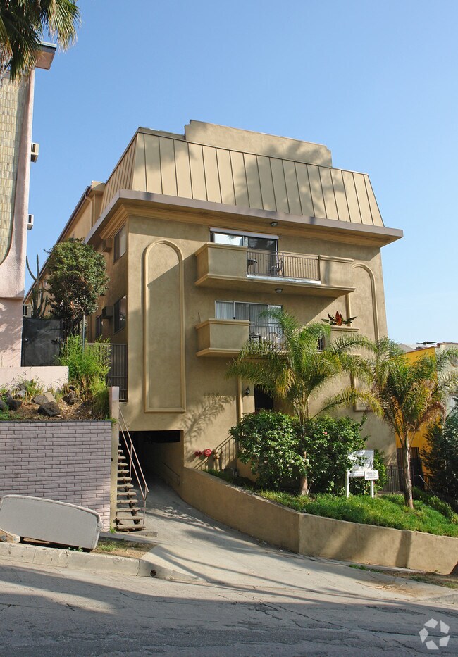 Building Photo - 1936 Whitley Ave