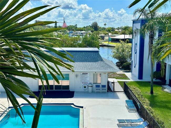 Foto del edificio - 350 79th Ave N