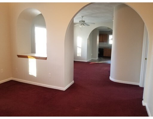 Foto del edificio - 33 Treble Cove Rd