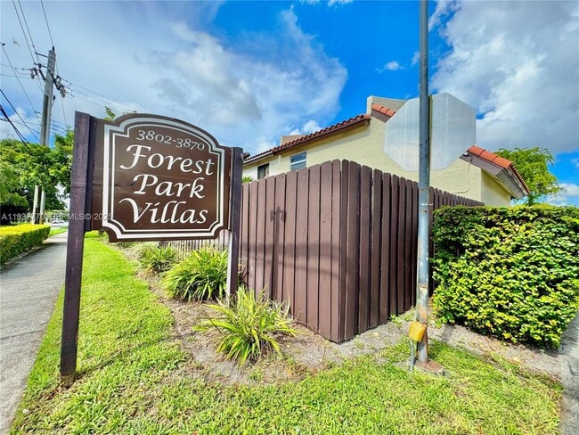 Foto del edificio - 3840 SW 52nd Ave