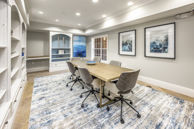 Building Photo - Casa Bella on Westshore