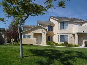 Building Photo - 220 E Grant St