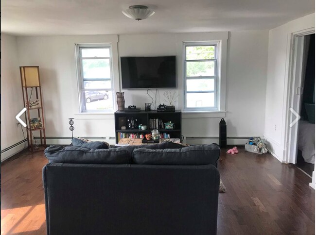 Building Photo - 1432 Main Rd