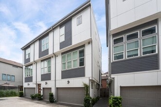 Building Photo - 9635 Riddlewood Ln