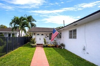 Building Photo - 7440 SW 22nd St