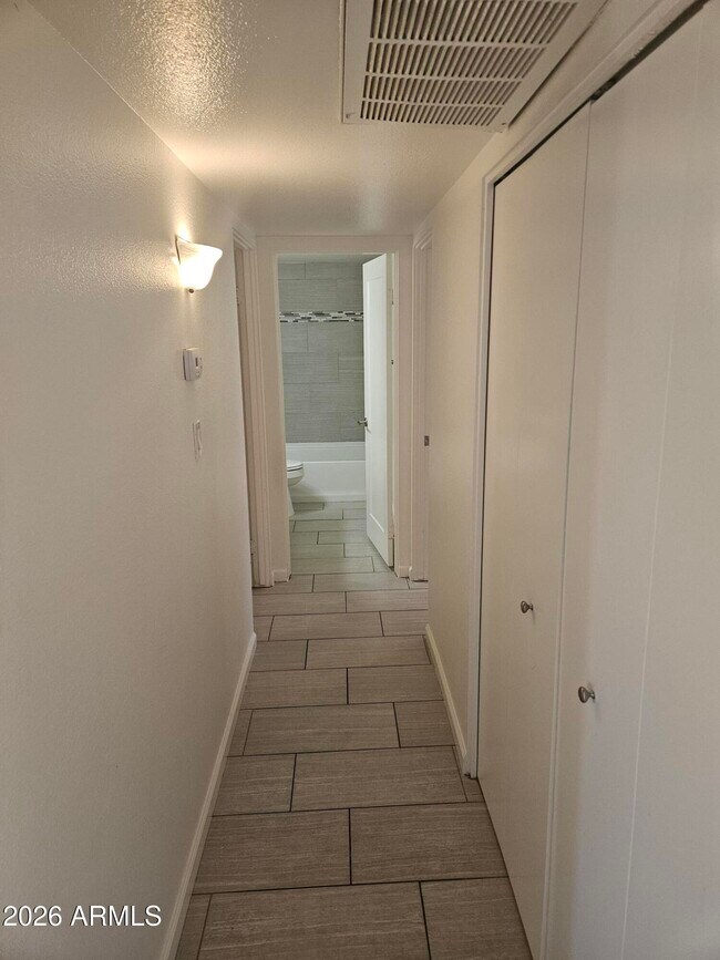 Foto del edificio - 2340 N 46th St