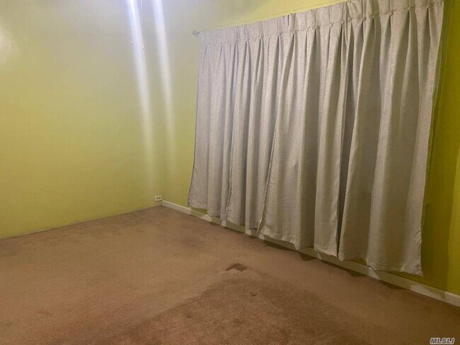 Foto del edificio - 51-32 Simonson St