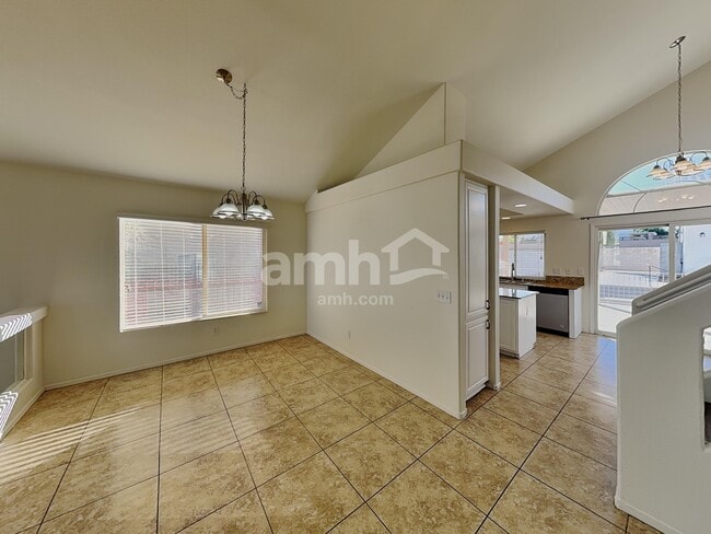 Building Photo - 1951 Silver Whisper Ave